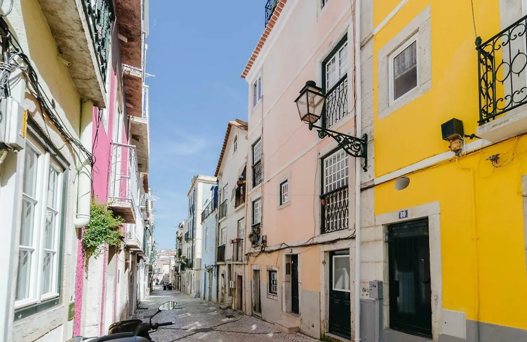 Portuguese Classic Flat - River Views From Lisbon S Historic Heart-1