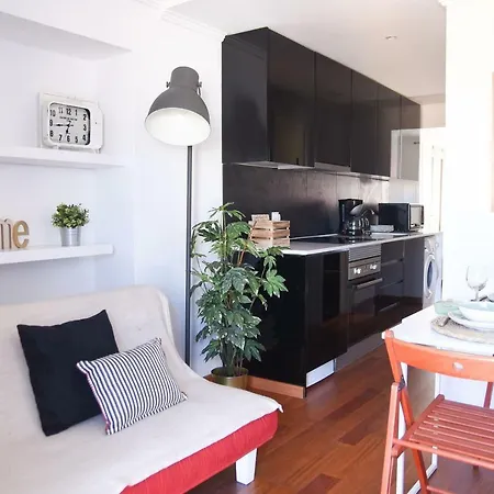 Portuguese Classic Flat - River Views From Lisbon S Historic Heart-2